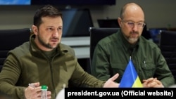 Президент Володимир Зеленський, нібито планує звільнити голову уряду Дениса Шмигаля