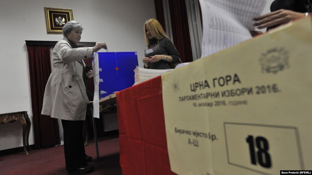 Od 17 učesnika na izborima 13 su političke partije i četiri koalicije