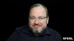 Станислав Белковский