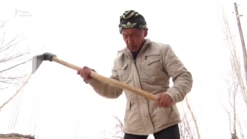 Бывший марафонец изготавливает кыргызские седла