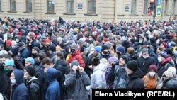 Акция в поддержку Навального в Петербурге. Гороховая улица