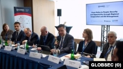 Panel “Od politika do ljudi: bezbednost i mogućnosti kroz regionalnu saradnju i proširenje EU“ na međunarodnom skupu GLOBSEC 22. maja 2026. godine. 
