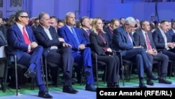 De la stânga la dreapta, foști și actuali lideri PSD: Victor Ponta, Marian Neacșu, Adrian Năstase, Gabriela Firea, Mihai Tudose.