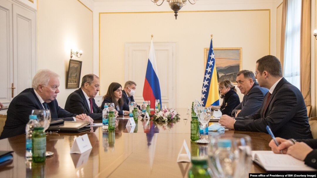 Sergej Lavrov i Milorad Dodik sastali su se dan nakon Istočnog Sarajeva i u zgradi Predsjedništva BiH u Sarajevu, nakon što su Šefik Džaferović i Željko Komšić odbili da se sretnu sa šefom ruske diplomatije