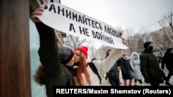 Szeretkezz, ne háborúzz! - moszkvai tüntetők