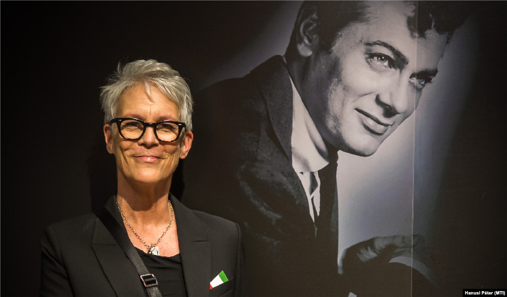 Jamie Lee Curtis ellátogatott nagyszülei, Helen és Emanuel Schwartz egykori városába, Mátészalkára, ahol Tony Curtis emlékmúzeum és kávézó nyílt.