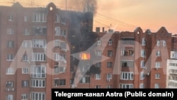 Поврежденный в результате атаки БПЛА жилой дом в Уфе. 2 апреля 2026 года
