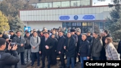 Кыргызстандагы жеке менчик автомектептердин ээлери бийликке кайрылуу жолдоду. 