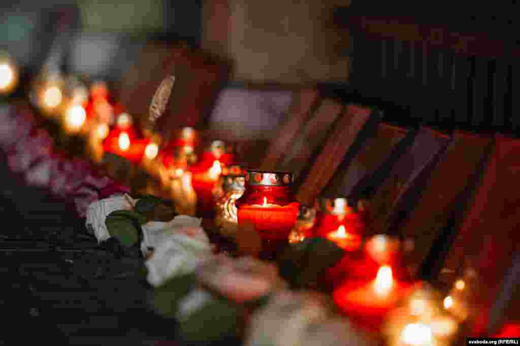 «Варта сьвятла» каля беларускай амбасады ў Вільні