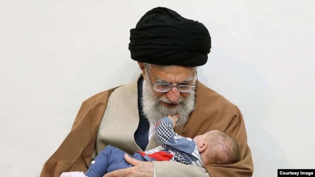 علی خامنه‌ای که خواستار افزایش جمعیت است، پیشتر کمبود پوشک را به «خرابکاری دشمن» نسبت داد