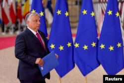 Premierul Ungariei, Viktor Orban, înainte de o întâlnire la Bruxelles, 30 mai 2022. REUTERS/Johanna Geron