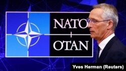 Generalni sekretar NATO-a Jens Stoltenberg prisustvuje konferenciji za novinare uoči sastanka ministara odbrane NATO-a u Briselu, Belgija, 11. oktobra 2022.