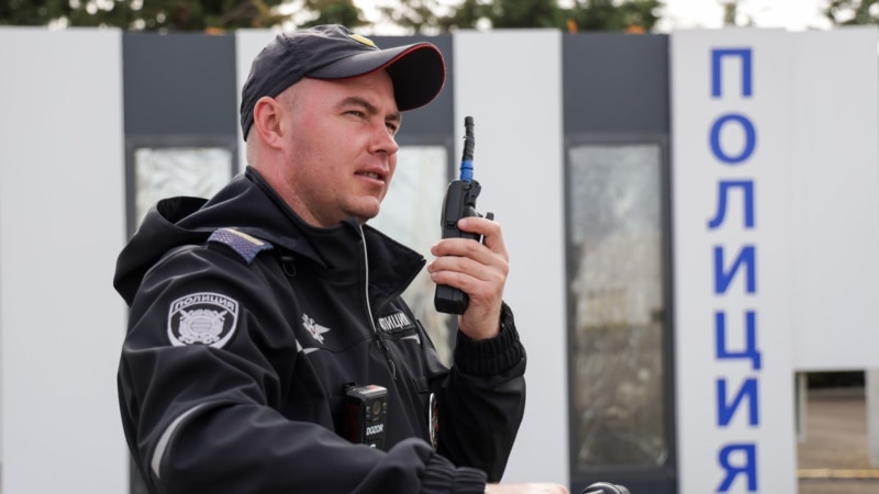 СМИ: полицейским запретили публиковать свои фото в интернете