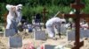 Пахаваньне памерлых ад COVID-19 на могілках у Санкт-Пецярбургу, ліпень 2021 году