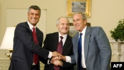 Pamje nga takimi i krerëve të shtetit të Kosovës me presidentin Bush, 21 korrik 2008.