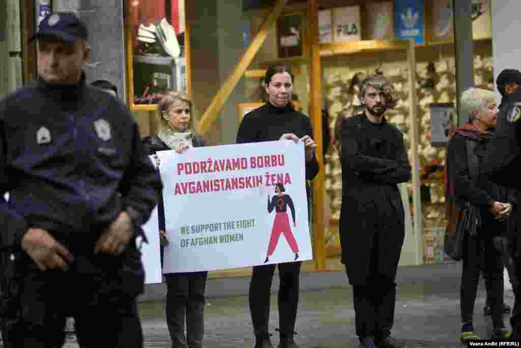 Žene u Avganistanu bile su na čelu protesta koji su organizovani u septembru protiv talibanske vlasti. Talibani su razbili jedan od protesta desetine žena koje su tražile svoja prava u prestonici Avganistana Kabulu. Žene u Avganistanu traže pravo na rad i pravo na uključivanje u vladu. &nbsp;