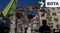 Pasojat e bombardimeve ruse në Odesa, Ukrainë, më 6 prill.