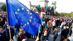 Budapesti tüntetés a CEU elűzése ellen 2017. április 12-én