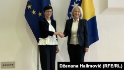 Marta Kos, evropska komesarka za proširenje sa predsjedavajućom Vijeća ministara BiH Borjanom Krišto, 22. septembar 2025. 