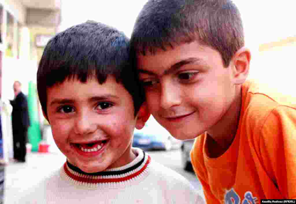 Balaca sarıqamışlılar.