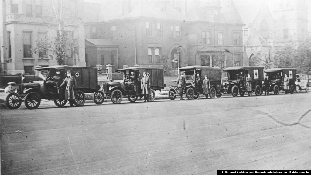 Redovi ambulantnih kola, tokom pandemija 1918. i 2020. godine.&nbsp;