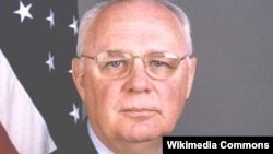 Бившият посланик на САЩ в България Джеймс Пардю почина на 77-годишна възраст.