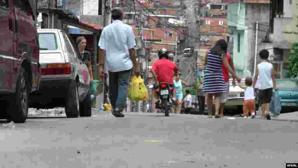 Paraisapolis Community Program #57