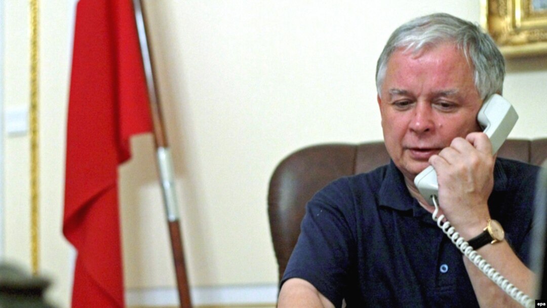 Лех Качиньский помимо воли попал в эпицентр "наградного" скандала