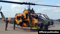 Թուրքական AH-1W Super Cobra մարտական օդանավը Ադրբեջանի ռազմակայաններից մեկում, արխիվ