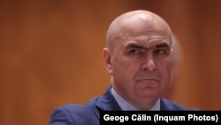 În premieră în ultimele decenii, România se apropie de finalul primului trimestru din an fară a avea bugetul aprobat pentru anul în curs. Liderii PSD încă nu au hotărât dacă votează sau nu Legea bugetului, dar spun că vor lua o decizie duminică, 15 martie.