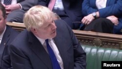 Britanski premijer je u parlamentu na pitanje da li će podneti ostavku odgovorio: Ne, ne, ne.