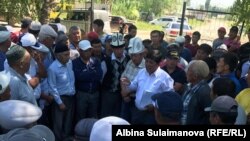 Чогулгандар менен айыл өкмөтүнүн башчысы жолукту. 27.06.2018