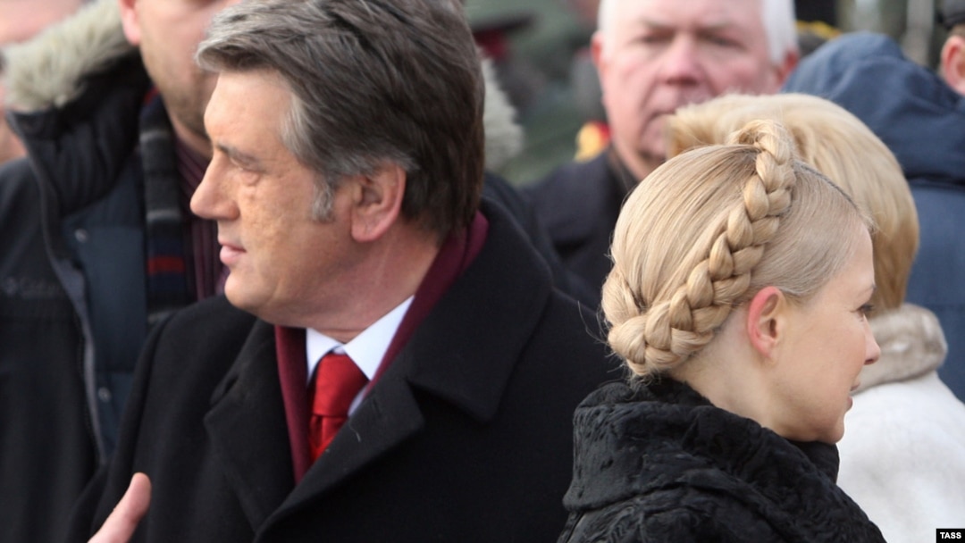 Ukrainian President Viktor Yushchenko (left) and Prime Minister Yulia Tymoshenko in Kyiv in late January.