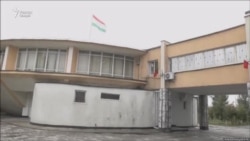 Як нафар бо санади тақаллубӣ даҳ зиндонии тоҷикро озод кард