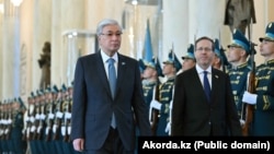 Касым-Жомарт Токаев жана Ицхак Герцог. Астана, 27-апрель, 2026-жыл.