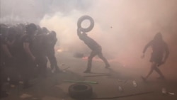 Police Clash With Protesters Near President’s Office In Kyiv