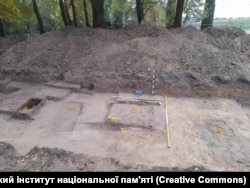У селі Ласків (Польща) завершили перший етап пошукових робіт. Тут на кладовищі виявили більше за 40 останків українських жертв часів Другої світової війни, 14 жовтня 2026 року