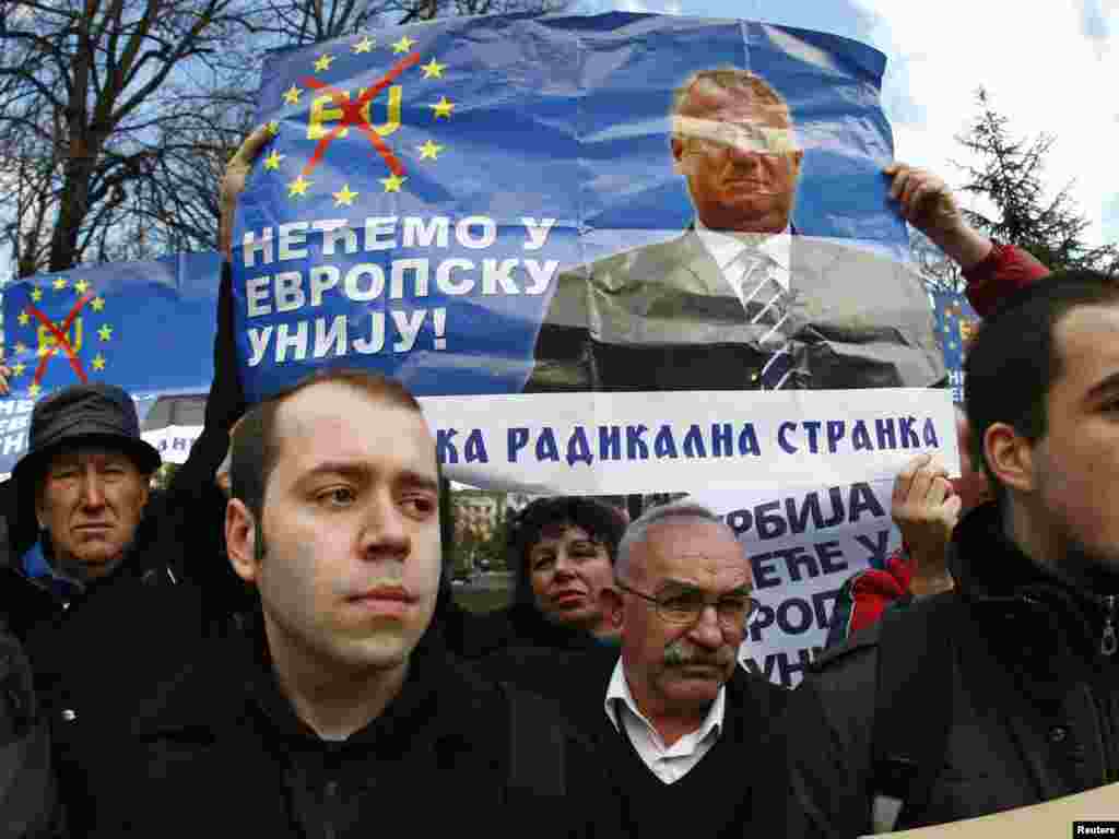 Serbija - Šešeljevi radikali protestiraju protiv EU, Beograd, 29.02.2012. Foto: Reuters / Ivan Milutinović 