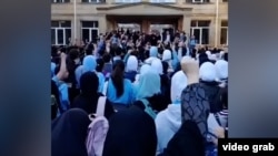 تجمع اعتراضی در نارداران جمهوری آذربایجان بر سر منع حجاب در مدارس این کشور
