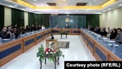 ملاقات اعضای جامعه فرهنگی افغان با عبدالله عبدالله، رئیس شورای عالی مصالحه ملی افغانستان