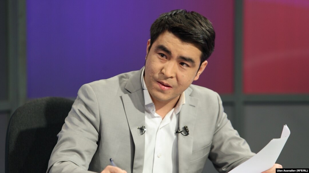 Жанар Акаев.