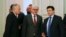 Міністр закордонних справ України Павло Клімкін (праворуч), міністр закордонних справ Німеччини Франк-Вальтер Штайнмайєр (посередині) та міністр закордонних справ Франції Жан-Марк Еро під час зустрічі у Києві. 23 лютого 2016 року