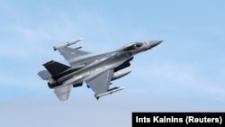 Изтребител F-16