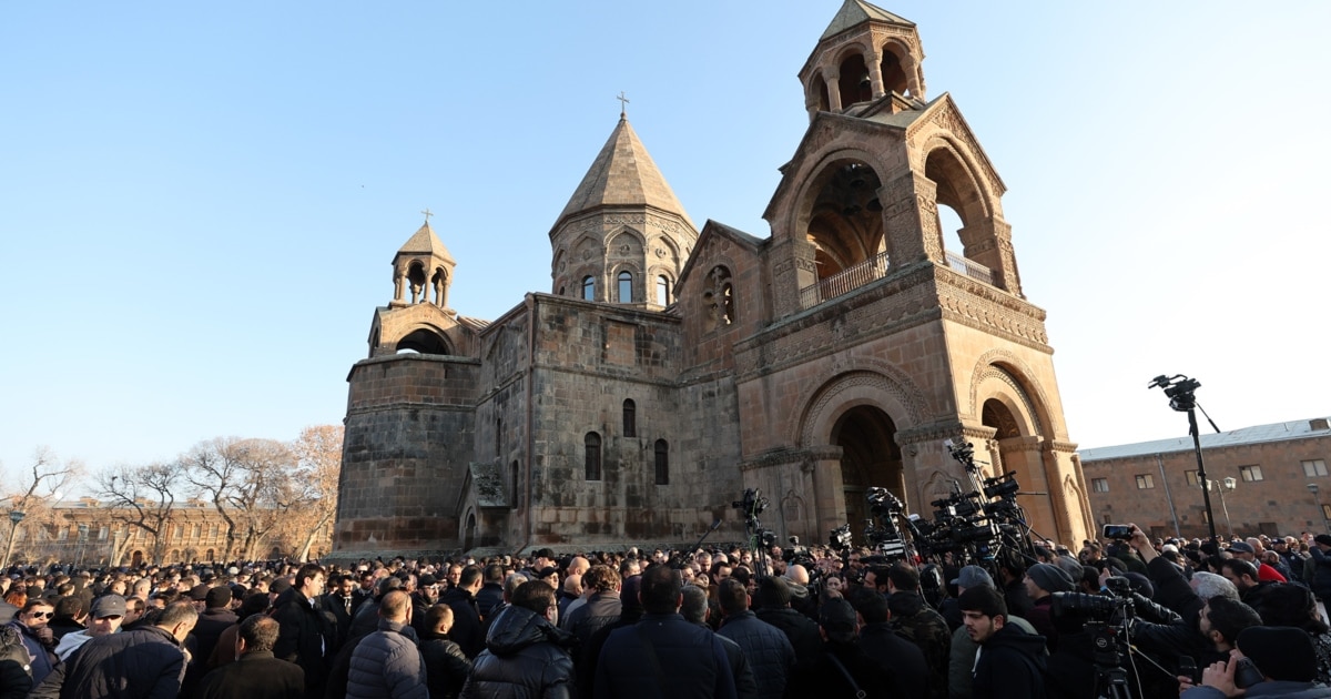 Western Watchdogs Condemn Government Crackdown On Armenian Church