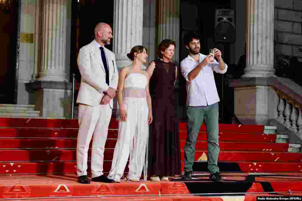Članovi žirija Takmičarskog programa - igrani film Sarajevo Film Festivala (slijeva nadesno): direktor Evropske filmske akademije Matthijs Wouter Knol, makedonska glumica Sara Klimoska, engleska glumica Emily Watson i hrvatski reditelj Igor Bezinović.