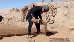 د خښتو پخولو په بټیو کې له ماشومانو کار اخيستل
