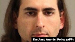 Џарод Рамос - обвинети за убистбата во локалниот весник во Мериленд. 