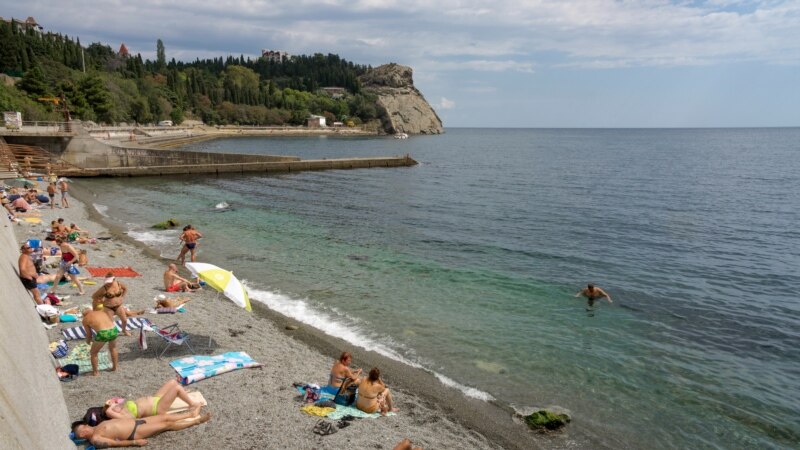 За время курортного сезона в Крыму владельцев пляжей оштрафовали на сумму более 2 млн рублей – власти