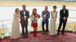 «Шлюб за добу»: у Києві побралися перші пари (відео)