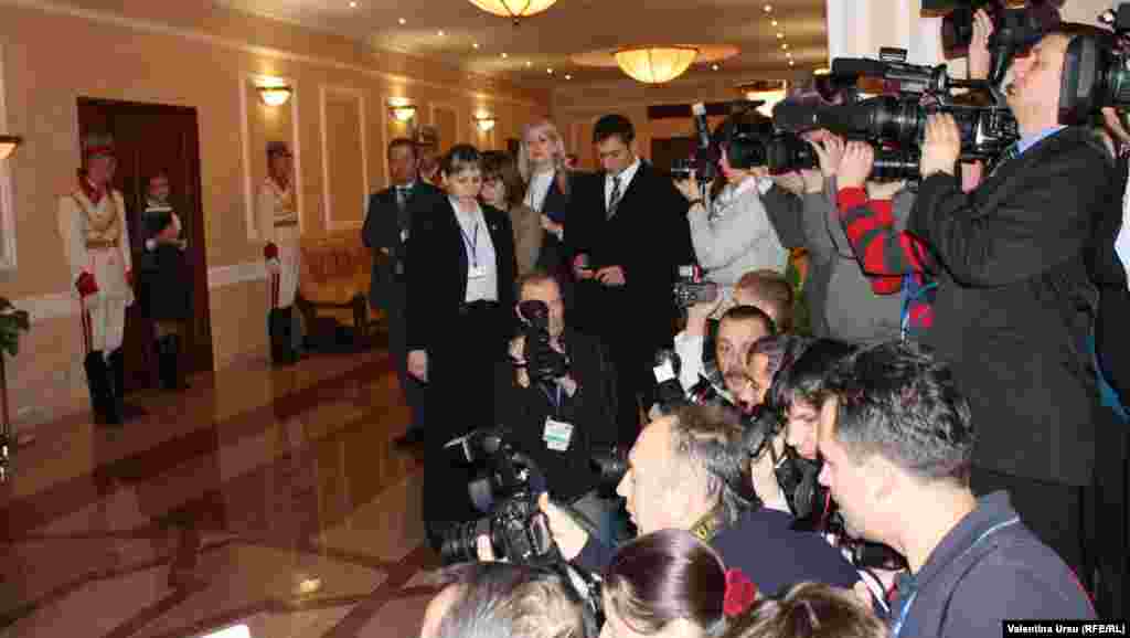 Ochii și urechile mass-mediei...